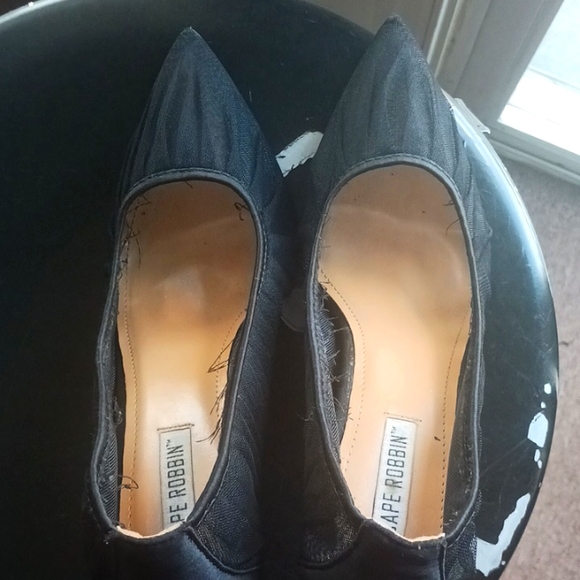 Shoes - Picture 4 of 4